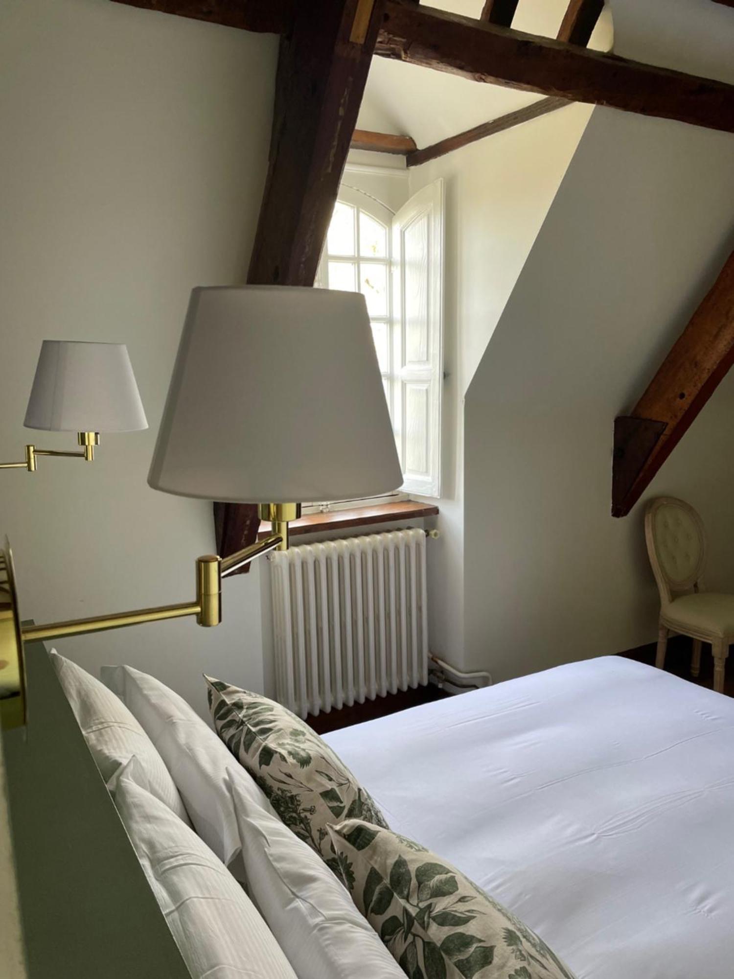 La Meffrais 1741 Bed and Breakfast Ντινάν Δωμάτιο φωτογραφία