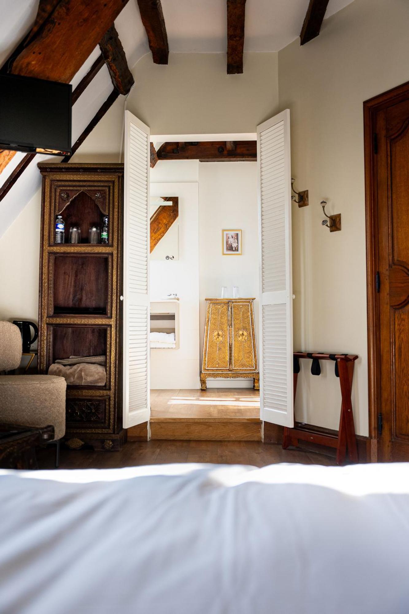 La Meffrais 1741 Bed and Breakfast Ντινάν Δωμάτιο φωτογραφία